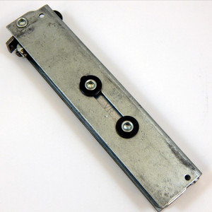 RANGE HINGE RECEPTACLE Viking 031679-000