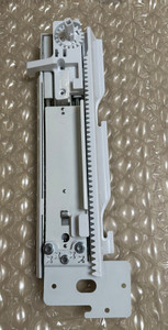 LOWER LEFT HAND BASKET SLIDE ASSEMBLY WITH PINION Viking 063950-000